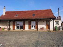 Gîte 14 personnes à la campagne, aluguel de temporada em Les Pérards