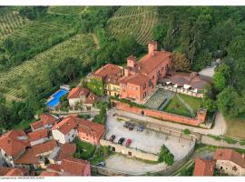 Castello Rosso – hotel w mieście Costigliole Saluzzo