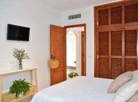 Apartamentos CostaMar 1; Apartamento nº 12, pet-friendly hotel sa Es Pujols