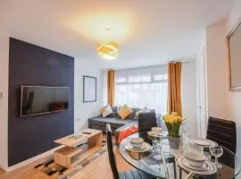 4 Bed House City Centre-Free Parking-2mins from Station
