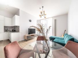 New Comfortable 2 Bedroom Cottage w/Big Terrace, hotel v destinaci Jūrmala