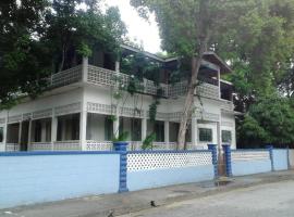 peter pearl's guest house, hotel in Port-of-Spain