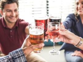 大瀑布城驻桥套房酒店，位于大瀑布城的酒店