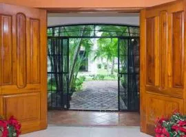 Suite Jacuzzi Room in Stunning Villa Playacar Ii