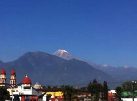 House With View To The Magic Orizaba People, hotel in Orizaba
