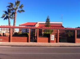 Luxury villa in Playa Honda, hótel í Cartagena