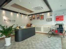 HOTEL CIQ, JALAN TRUS