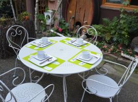 Chambres d'hôtes Chez Caroline, bed & breakfast a Colmar