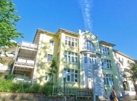 Strandresidenz Brandenburg Ferienwohnung 07 mit Sauna- und Schwimmbadnutzung im AHOI Sellin, Hotel in Göhren