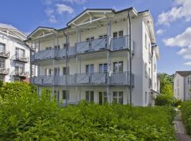 zentrale FeWo mit Balkon, gratis Nutzung vom AHOI Erlebnisbad und Sauna in Sellin - Villa Buskam FeWo 27, hotel in Göhren