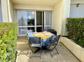 REF 086 Appartement T2 avec terrasse résidence avec piscine