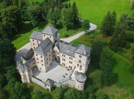 브룩 안 데어 그로스글로크너슈트라세에 위치한 주차 가능한 호텔 Schloss Fischhorn am See
