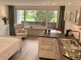 Studio neben Therme für 2 Erwachsene neu renoviert, hotel v destinaci Vals