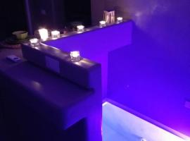 Il Fico Deluxe，位于奥斯图尼的海滩酒店