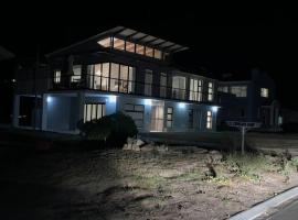 Beach House, hotel near Geyser Island Reserve, Pearly Beach