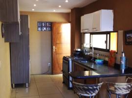 N1 1 Apartamento Completo 2 Dormitorios en Centro de Artigas, location de vacances à Artigas