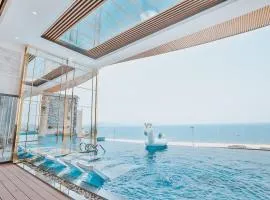 La Vague Hotel