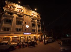 Rajdarbar Hotel & Banquet, Siliguri, hotell sihtkohas Siliguri lennujaama Bagdogra lennujaam - IXB lähedal