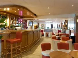 Geographotel Paris-Roissy CDG Airport、ル・メニル・アムロにあるパリ・シャルル・ド・ゴール空港 - CDGの周辺ホテル