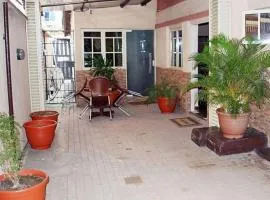 Room in Lodge - Allure Suites-surulere