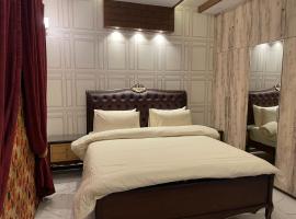 Royal Three-Bedroom Villa Dha Phase 6 Lahore, hotel in Lahore