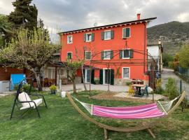 RedHouse Pesina, cottage a Costermano
