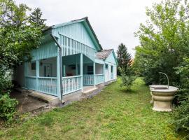 Penge Bungalók, hotell i Balatonalmádi