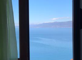 Syzo Rooftop 360°, apartamento em Pogradec