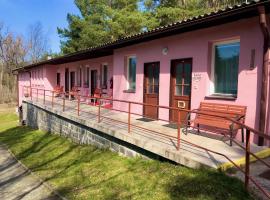 Rekreační středisko Hrachov, guest house in Kamýk nad Vltavou