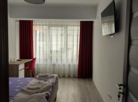 BYA Luxury, Hotel mit Pools in Valea Lupului