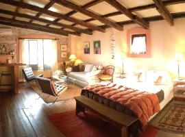 Colonia Suite Apartments, family hotel in Colonia del Sacramento