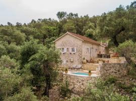 Paxos StoneHouse, hotel con estacionamiento en Gáios