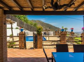 Malaga mountains winehouse with fireplace and winetasting, holiday home in Borge