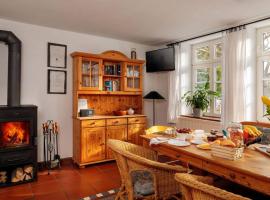 Ferienwohnung Familienzeit mit Sauna, cheap hotel in Hohen Pritz