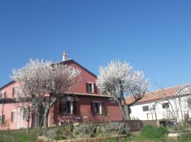 Casa Rosa, hotel en San Costanzo