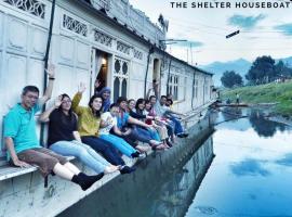 The Shelter Group of Houseboats & Tour organiser, hotell sihtkohas Srinagar huviväärsuse Lal Chowk Ghantaghar lähedal
