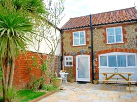 Romantic Flint Cottage on the Suffolk Coast, hotel di Saxmundham