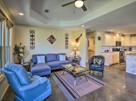 Kayaks and Boat Slip Waterfront Hot Springs Home!, Hotel in Hot Springs