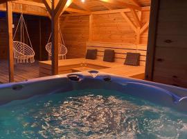 UBYTOV&Aacute;N&Iacute; S WELLNESS, villa i Doln&iacute; Dobrouč