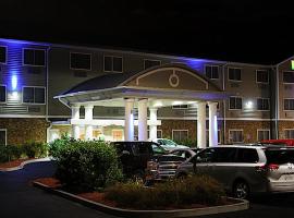 Holiday Inn Express - Ludlow - Chicopee Area, an IHG Hotel, hotel near Westover ARB/Westover Metropolitan Airport - CEF, Ludlow