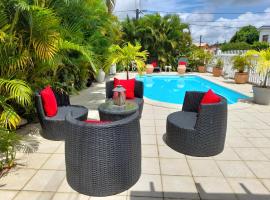 COQUET F2 CLIMATISE AVEC PISCINE AU LAMENTIN, hotel  v blízkosti letiska Martinique Aime Cesaire International Airport - FDF