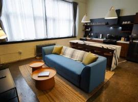 3E - *Renovated* 3 min to Hillman Cancer Center Sleeps 6, apartment in Pittsburgh