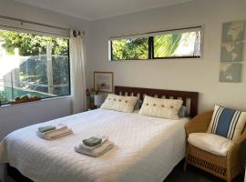 Palm Garden Papamoa Beach Paradise, Bed & Breakfast in Papamoa