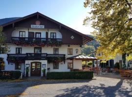 Gasthof Tiroler Hof, hotelli kohteessa Bad Feilnbach