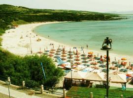 Borgo Spiaggia Isola Rossa, hotell i Isola Rossa