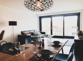 "Cosy Dune", trendy en zuid gelegen ruim appartement op 100m van strand en winkelstraat, hotel en Nieuwpoort