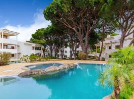 Steps Algarve @ Praia da Falésia 300 meters, hotel in Albufeira