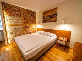 Gościniec Król Sielaw w CENTRUM Mikołajek z restauracją regionalną, hotel i Mikołajki