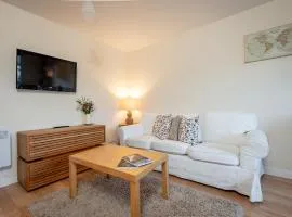 2 Bedroom Apartment in a Quiet Neighbourhood