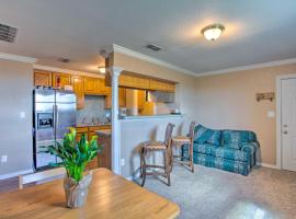 Unique Remodeled Ranch Apartment in Sanger!, hotel with parking in Sanger